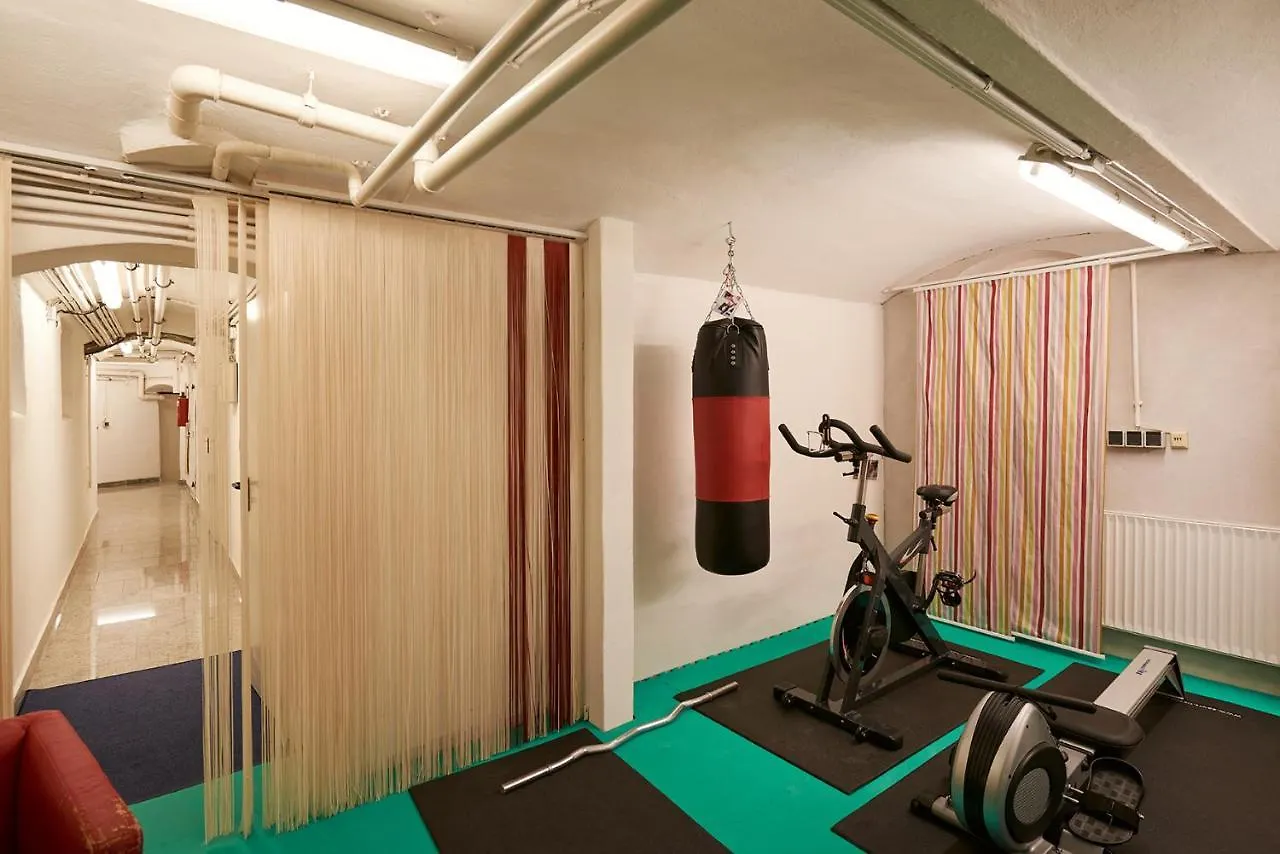 Hannover Business Home 0*,
